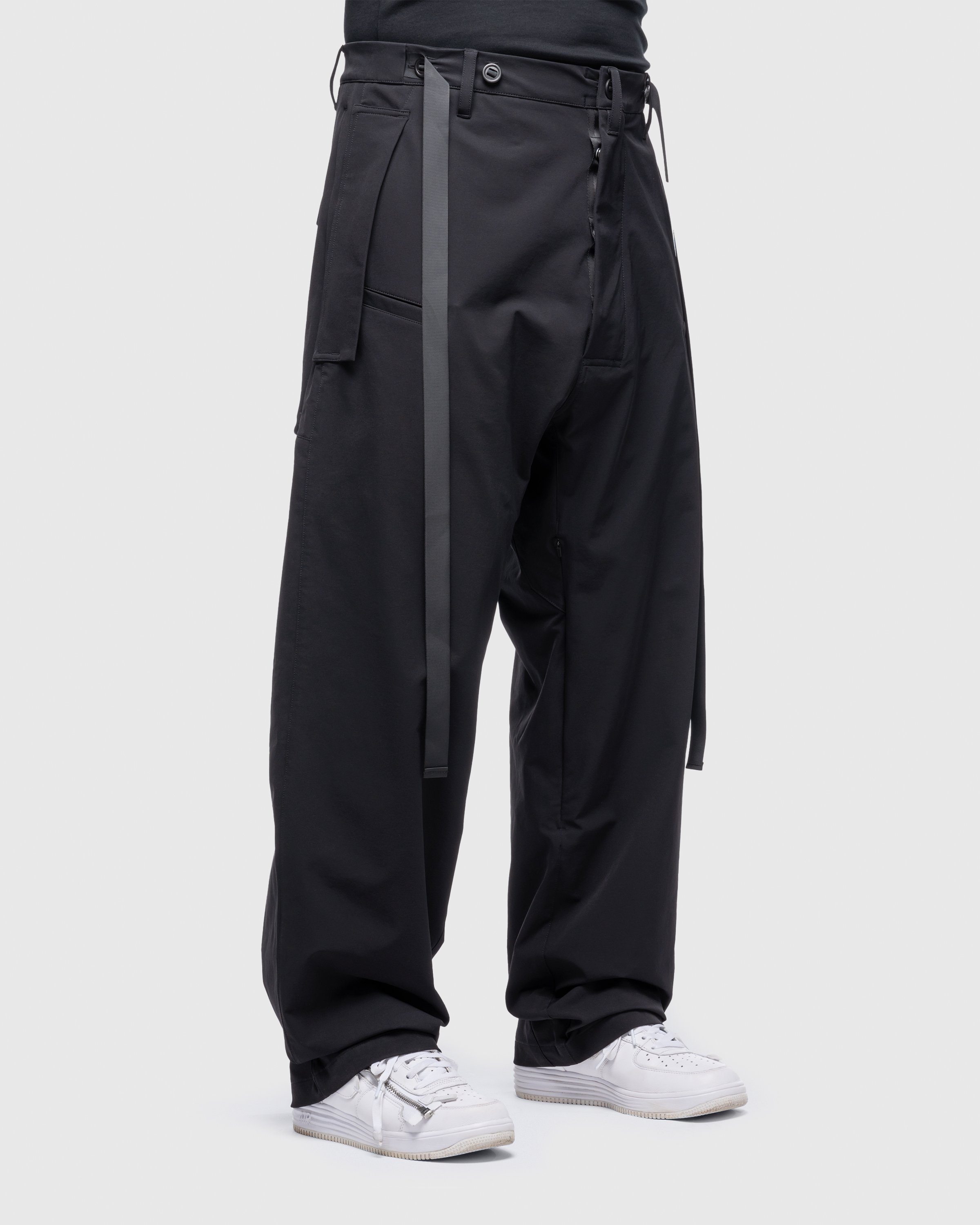 ACRONYM – P46-DS Schoeller Dryskin Vent Pants Black | Highsnobiety