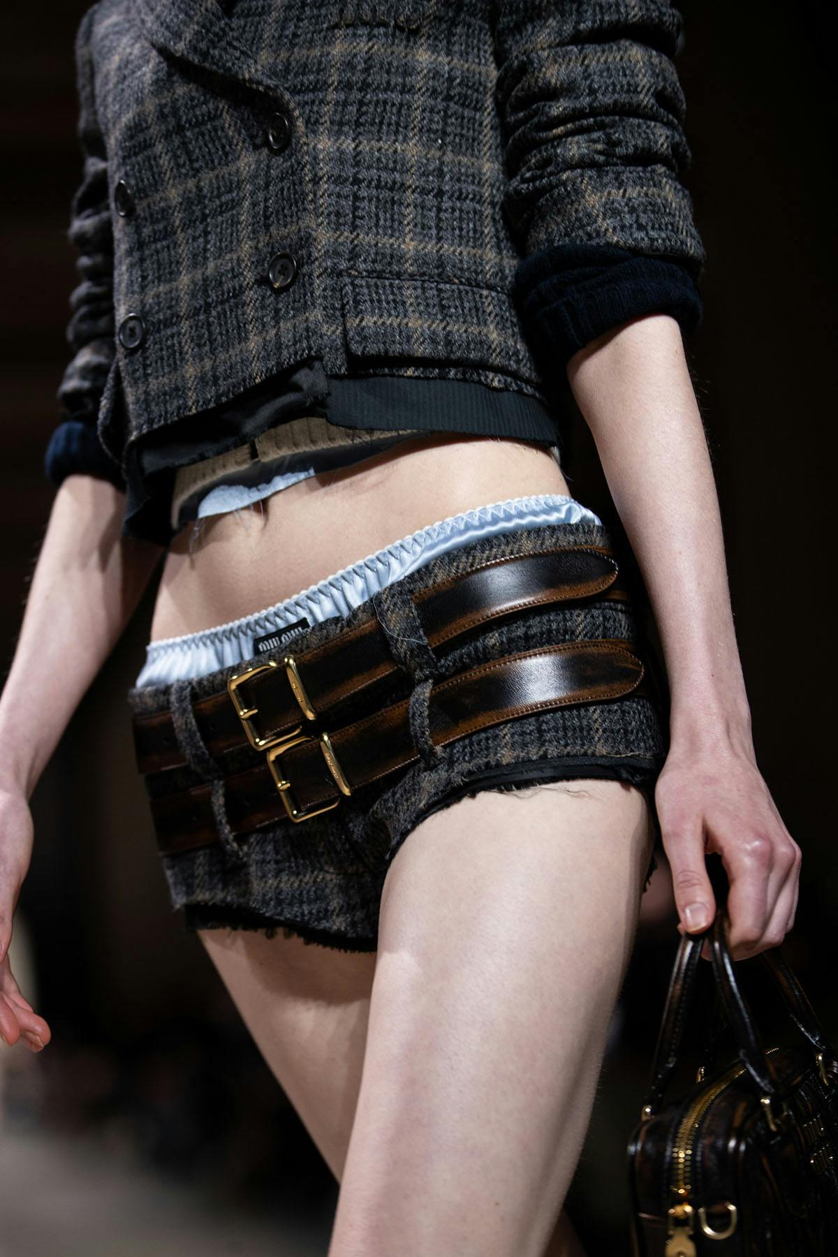 miu-miu-fw22-mini-skirt-set-03