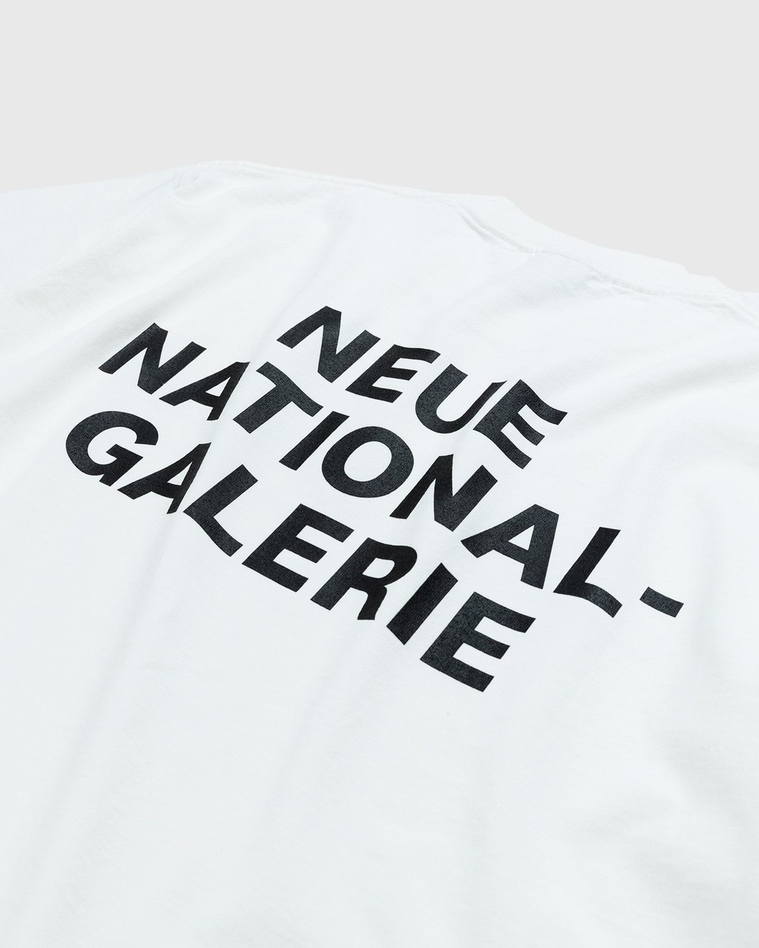 Highsnobiety – Neue National Galerie T-Shirt White - Tops - White - Image 3