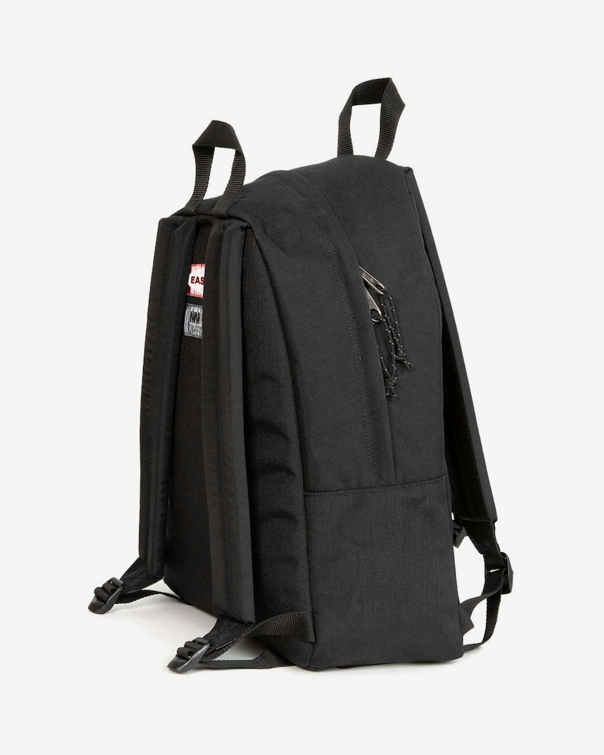 mm6-maison-margiela-eastpak-fw21-04