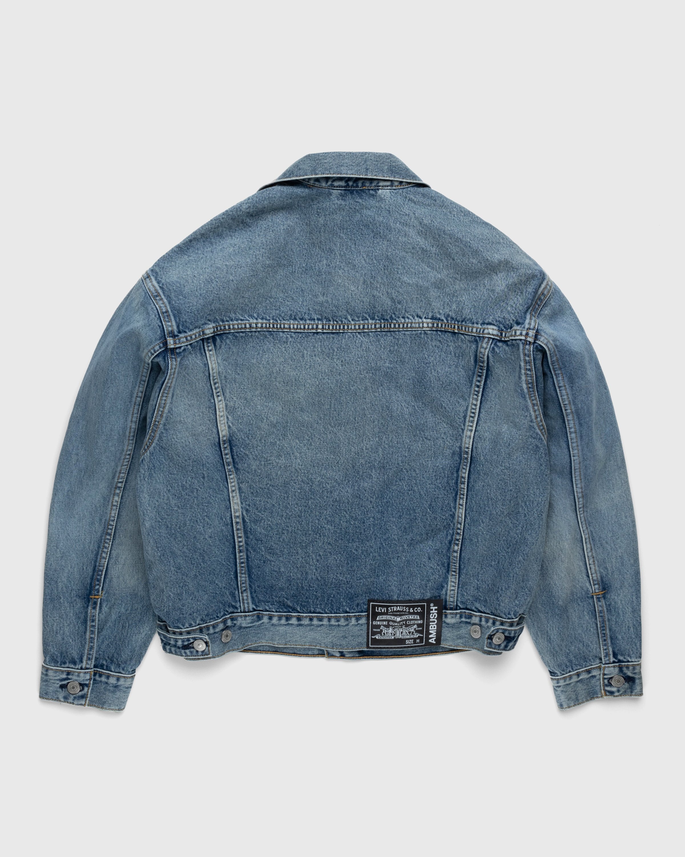 Levi's x AMBUSH – Trucker Jacket Mid Indigo - Outerwear - Blue - Image 2