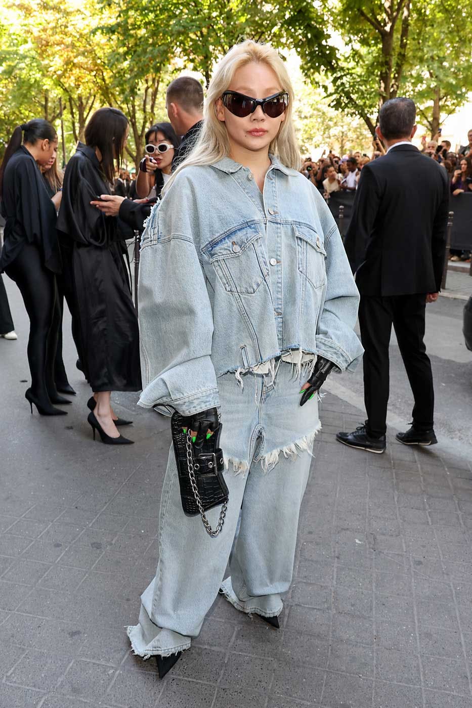 balenciaga-ss23-couture-kim-kardashian-north-west--(8)