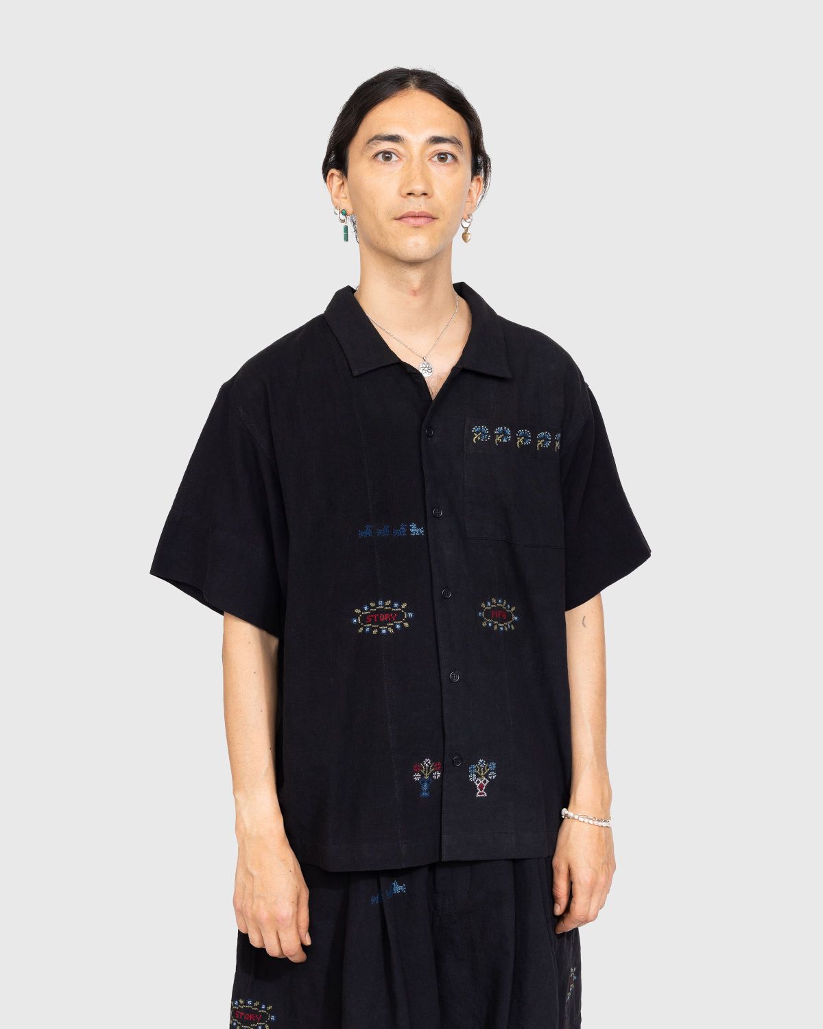 Story mfg. – Greetings Shirt Sampler Black - Shirts - Black - Image 2