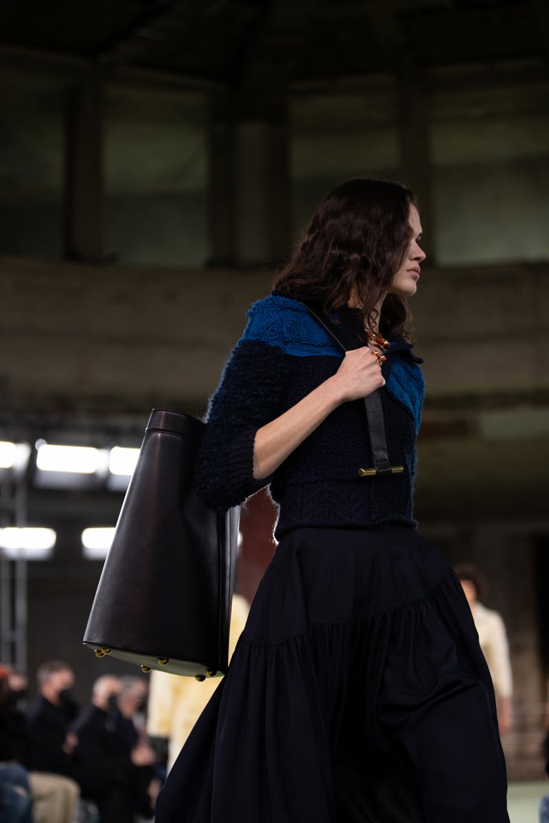 bottega-veneta-fall-winter-2022-collection-runway-show-36