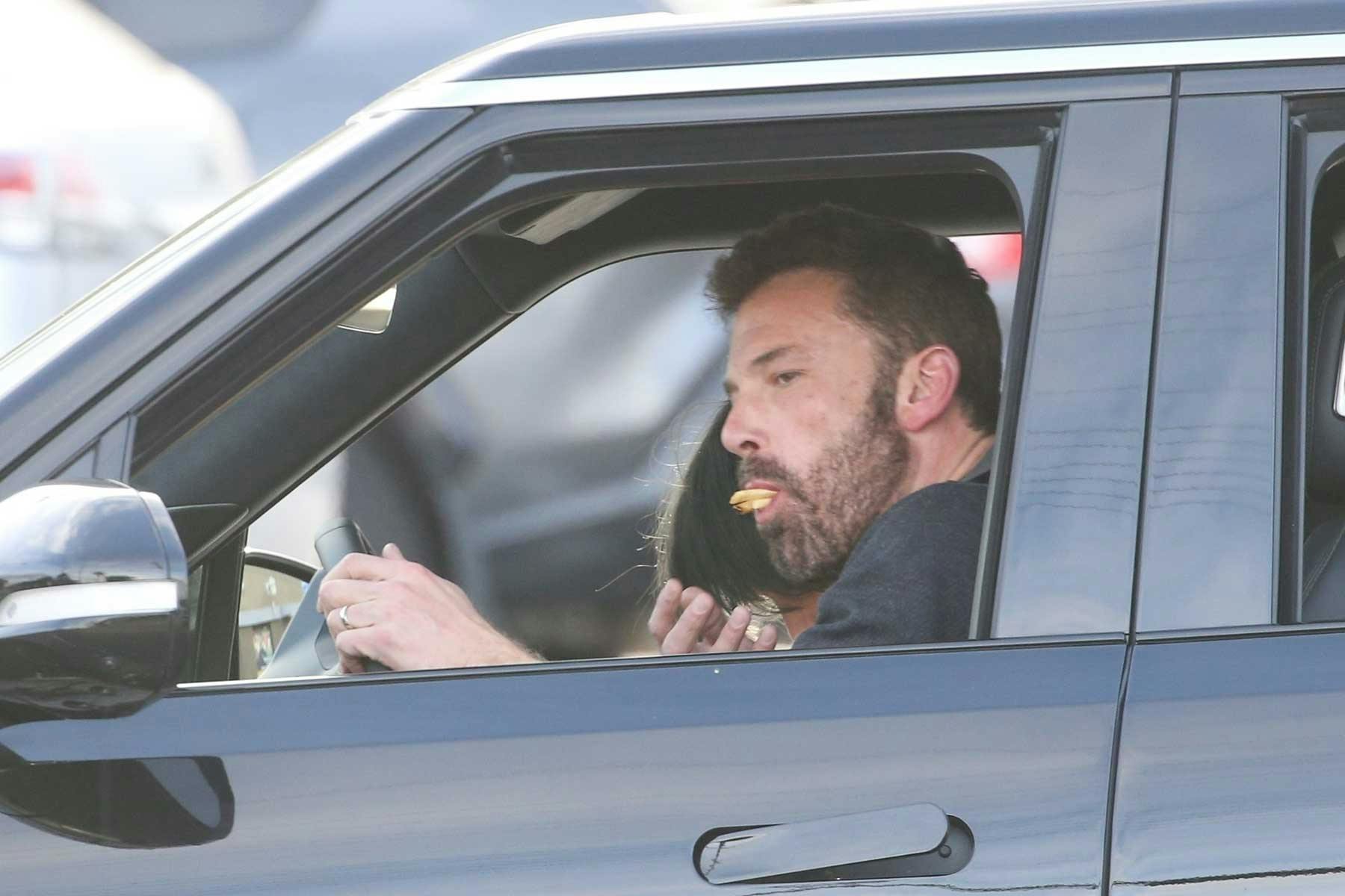 ben-affleck-mcdonalds-fries-1