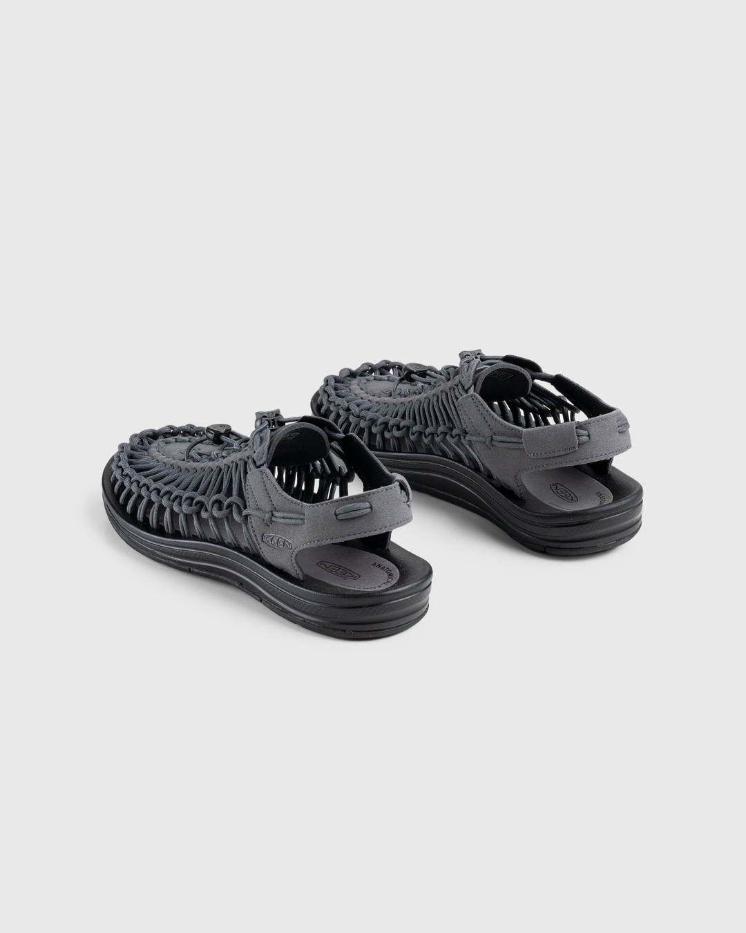 Keen – Uneek Magnet/Black - Sandals - Grey - Image 4