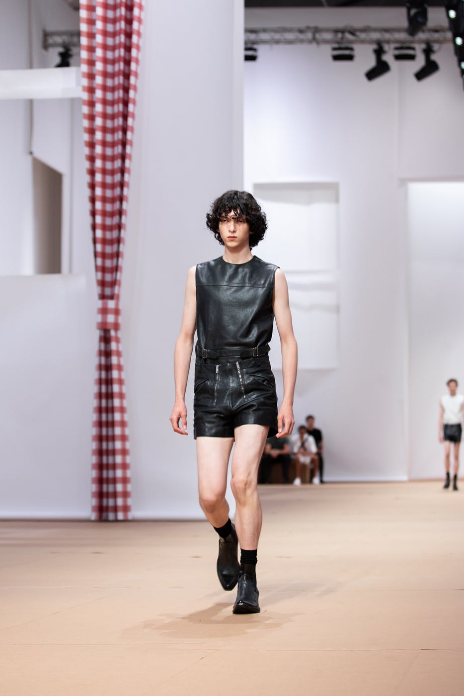 prada-ss23-menswear-runway-show-collection (2)