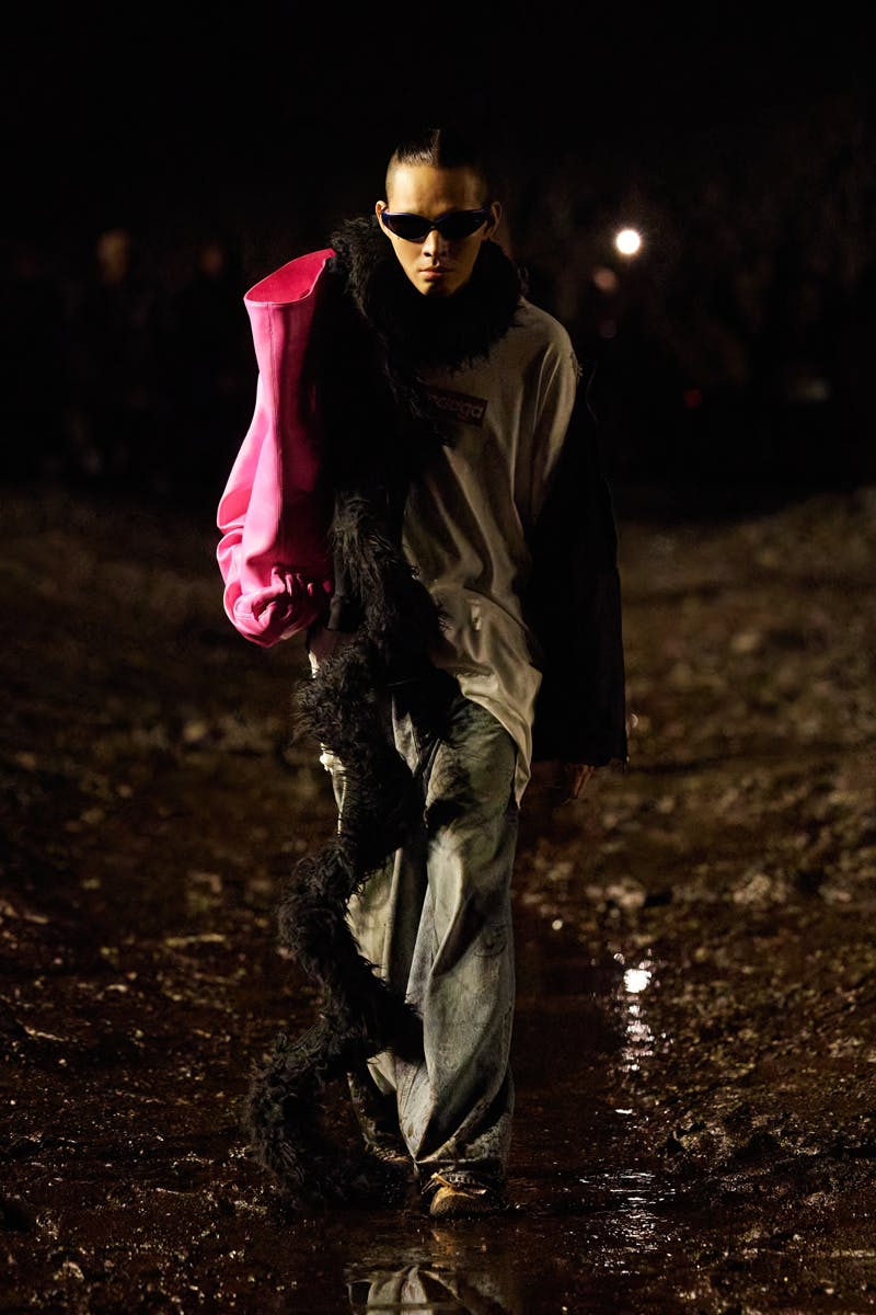 balenciaga-ss23-runway-show-collection-15