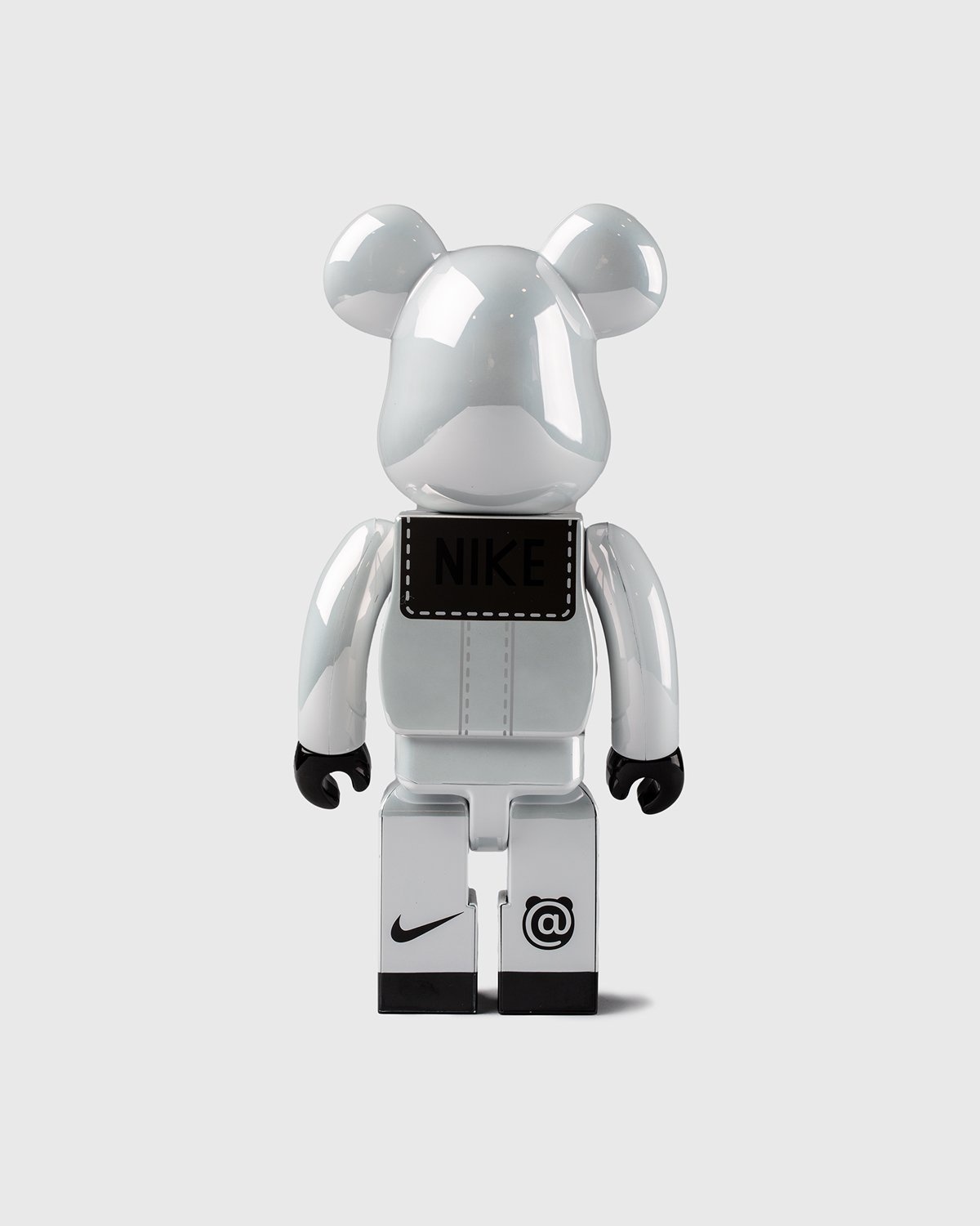 Nike sb clearance bearbrick 1000