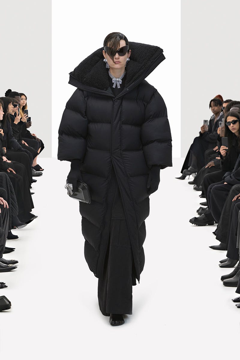 balenciaga-spring-2022-03