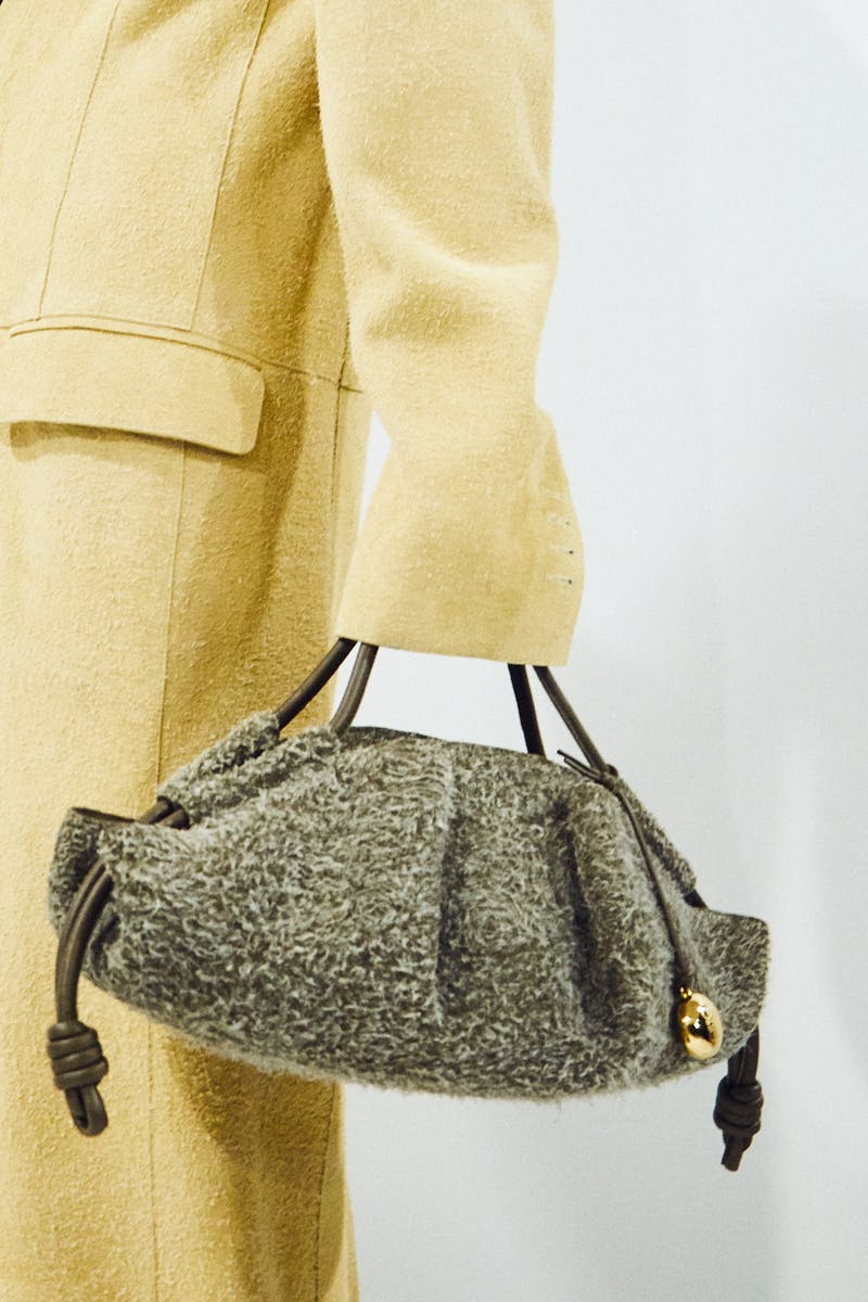 loewe-fall-winter-2023-womens-17
