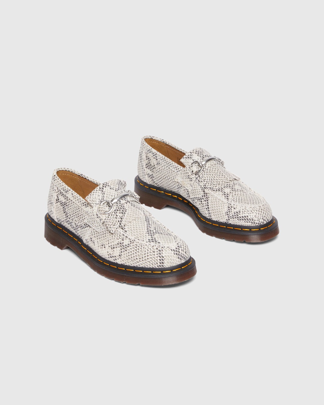 Gronden ergens bij betrokken zijn Zeebrasem Dr. Martens – Adrian Snaffle Python Print Suede Loafers Sand/Black |  Highsnobiety Shop