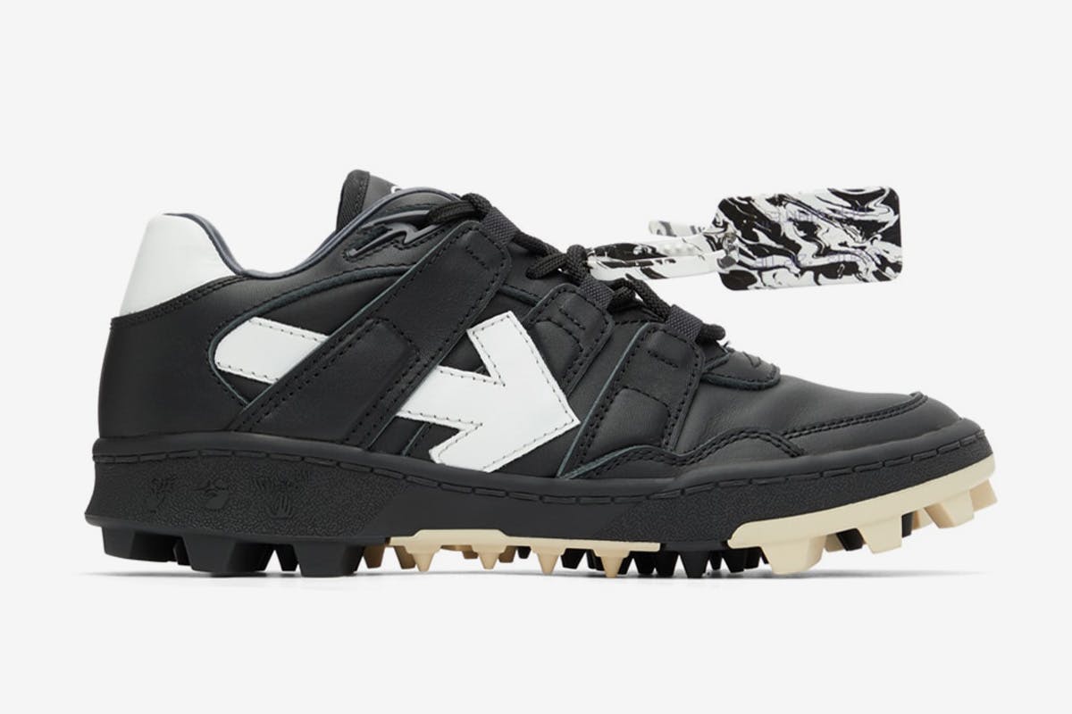 off-white-black-and-white-mountain-cleats-sneakers-04