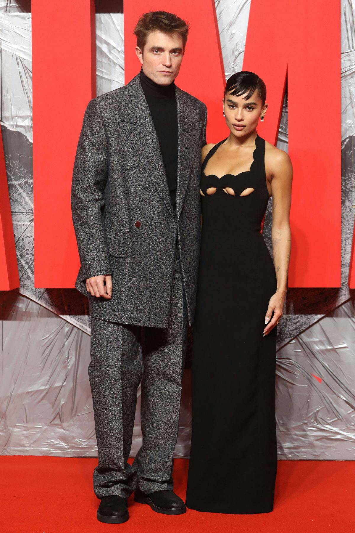 robert-pattinson-zoe-kravitz-style-outfits-batman-01