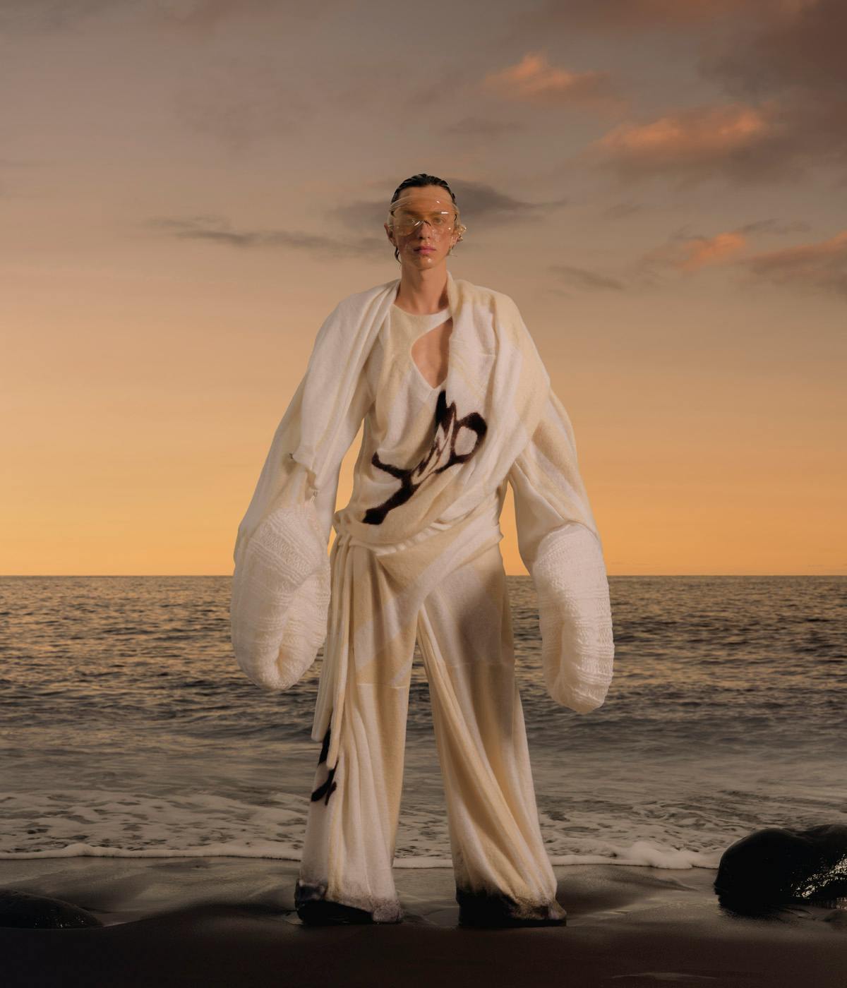 meet-the-emerging-designers-defining-todays-avant-garde-izzy-du-01