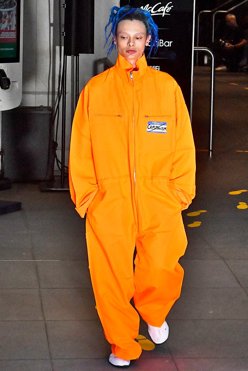 Vetements : Runway Paris Fashion Week Menswear Spring/Summer 2020 demna gvasalia ss19