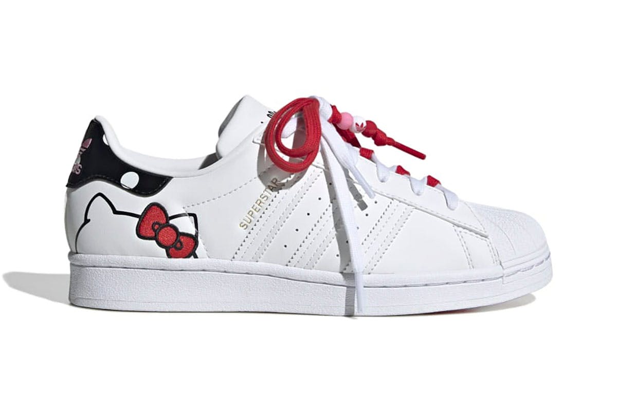 hello-kitty-adidas-superstar-5