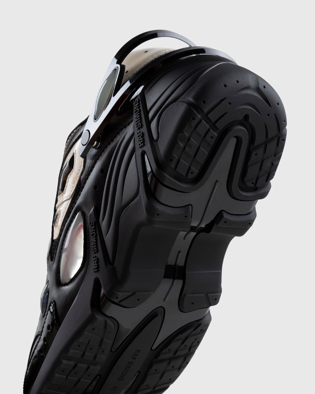 Raf Simons – Cylon 21 Cream/Black | Highsnobiety Shop