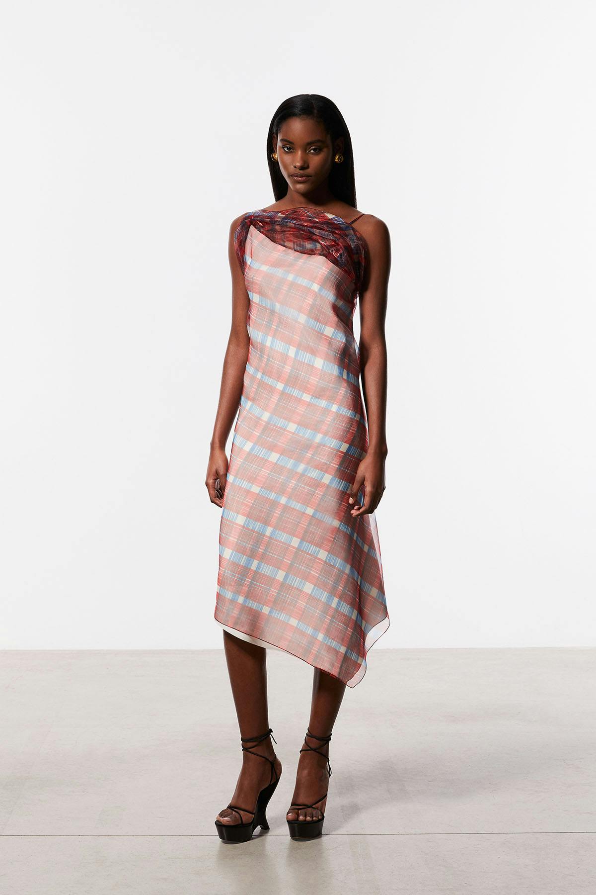 ferragamo-pre-fall-2023-37
