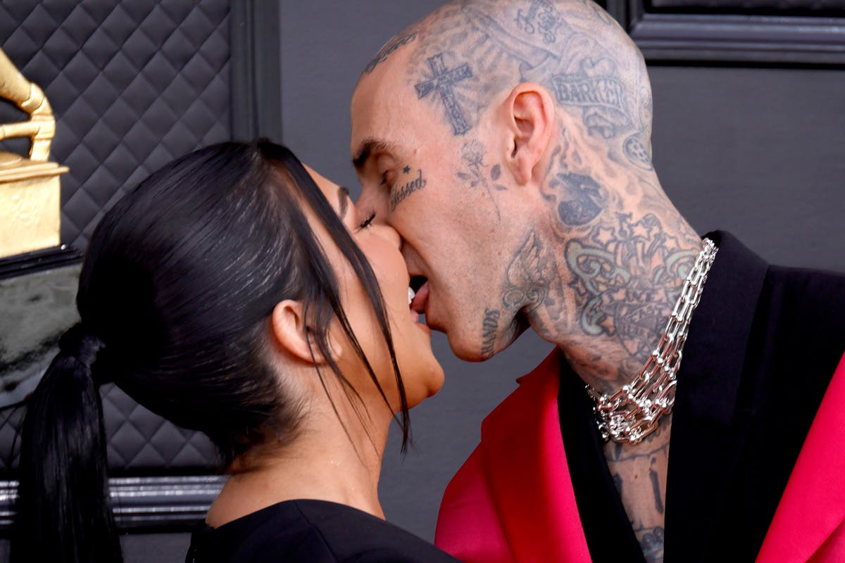 kourtney-kardashian-travis-barker-not-married-01
