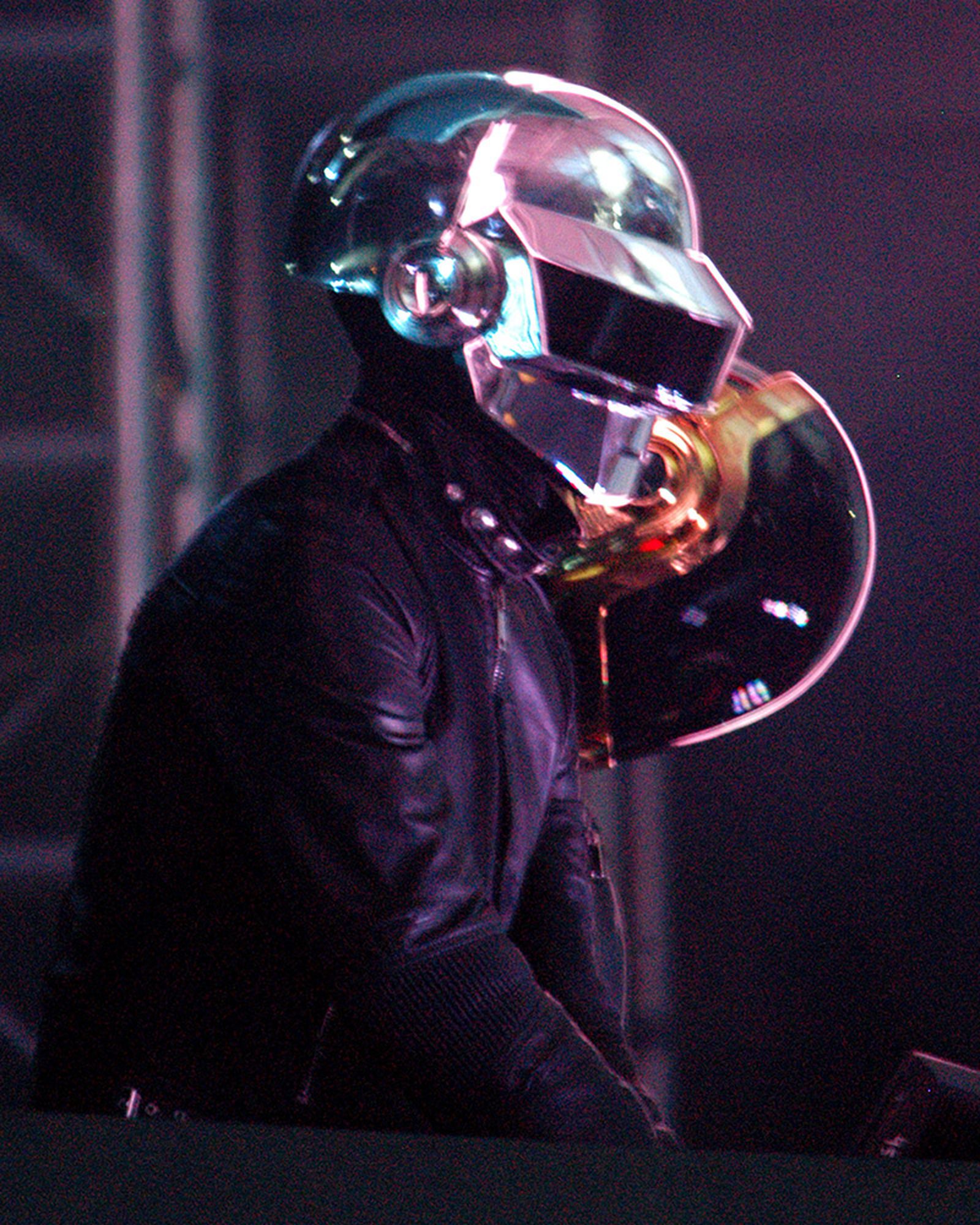 remembering-10-years-of-daft-punk-through-the-eyes-of-a-superfan-03