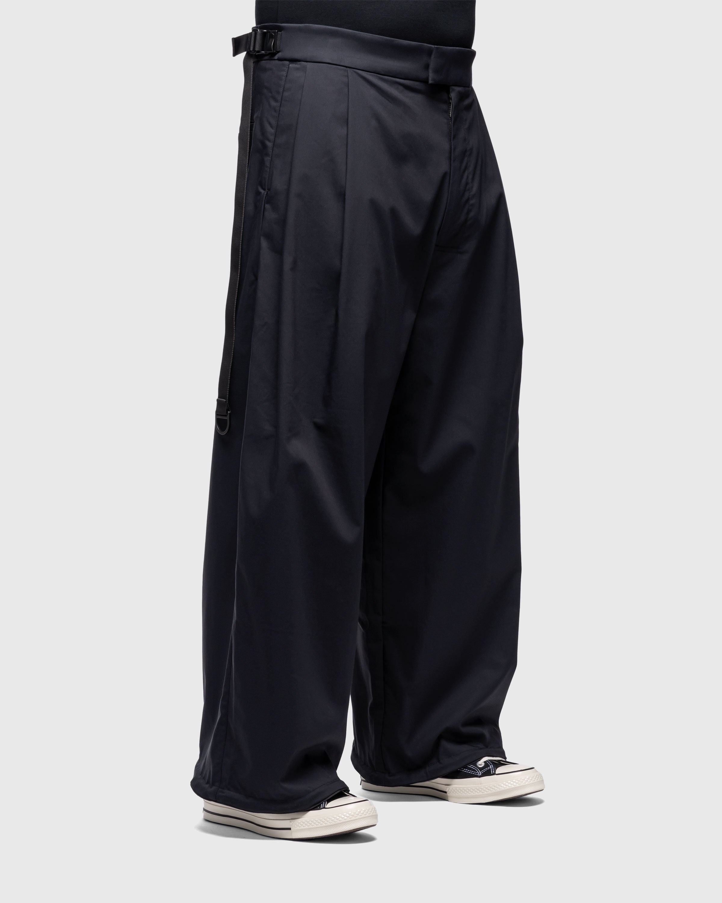 ACRONYM – P48-CH Micro Twill Pleated Trouser Black - Trousers - Black - Image 4