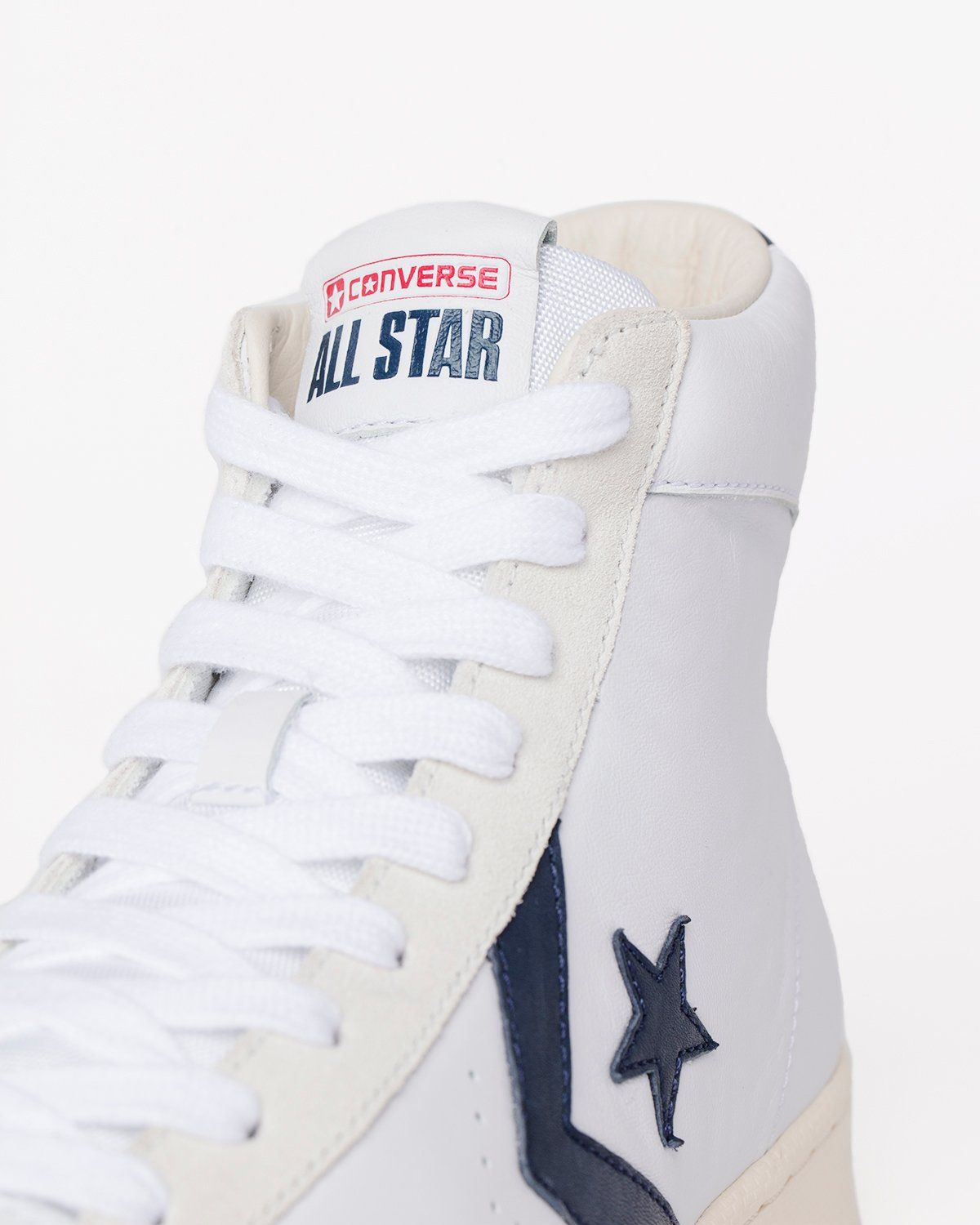 Converse – Pro Leather OG Mid White/Obsidian/Egret - High Top Sneakers - White - Image 3