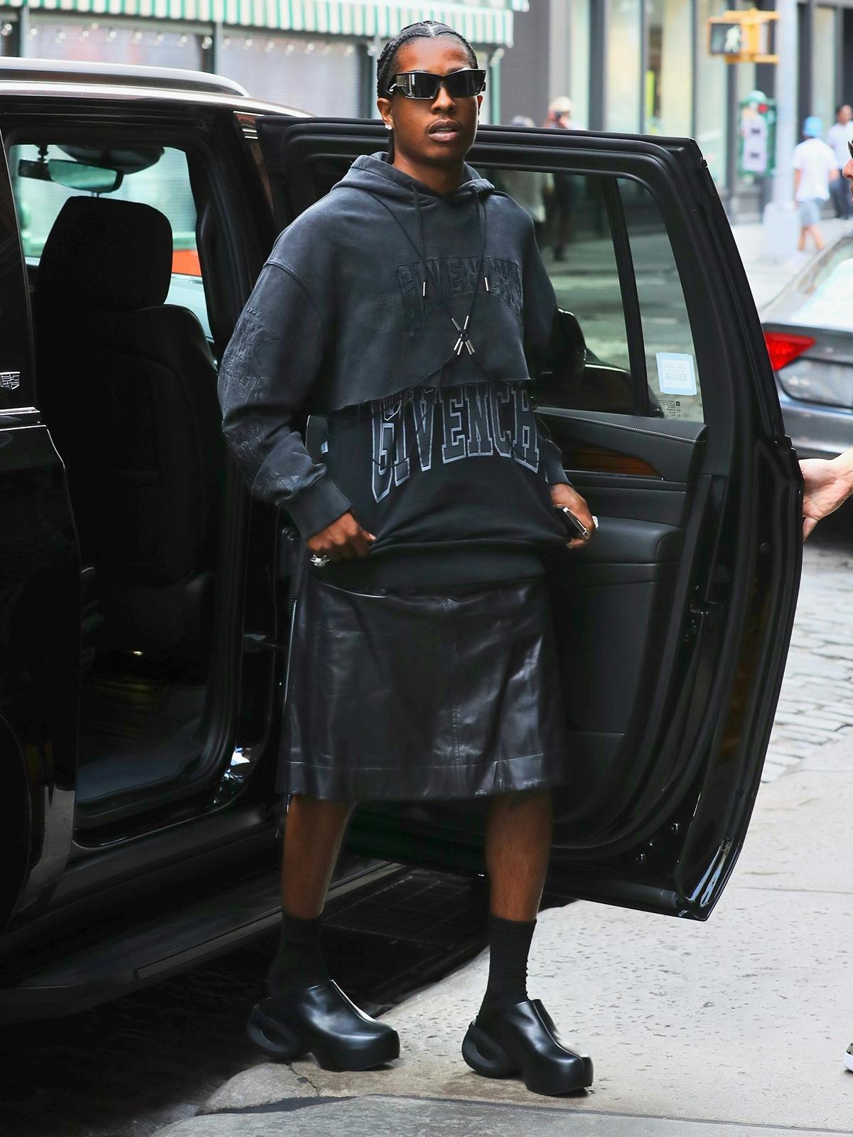 best-skirts-for-men-02