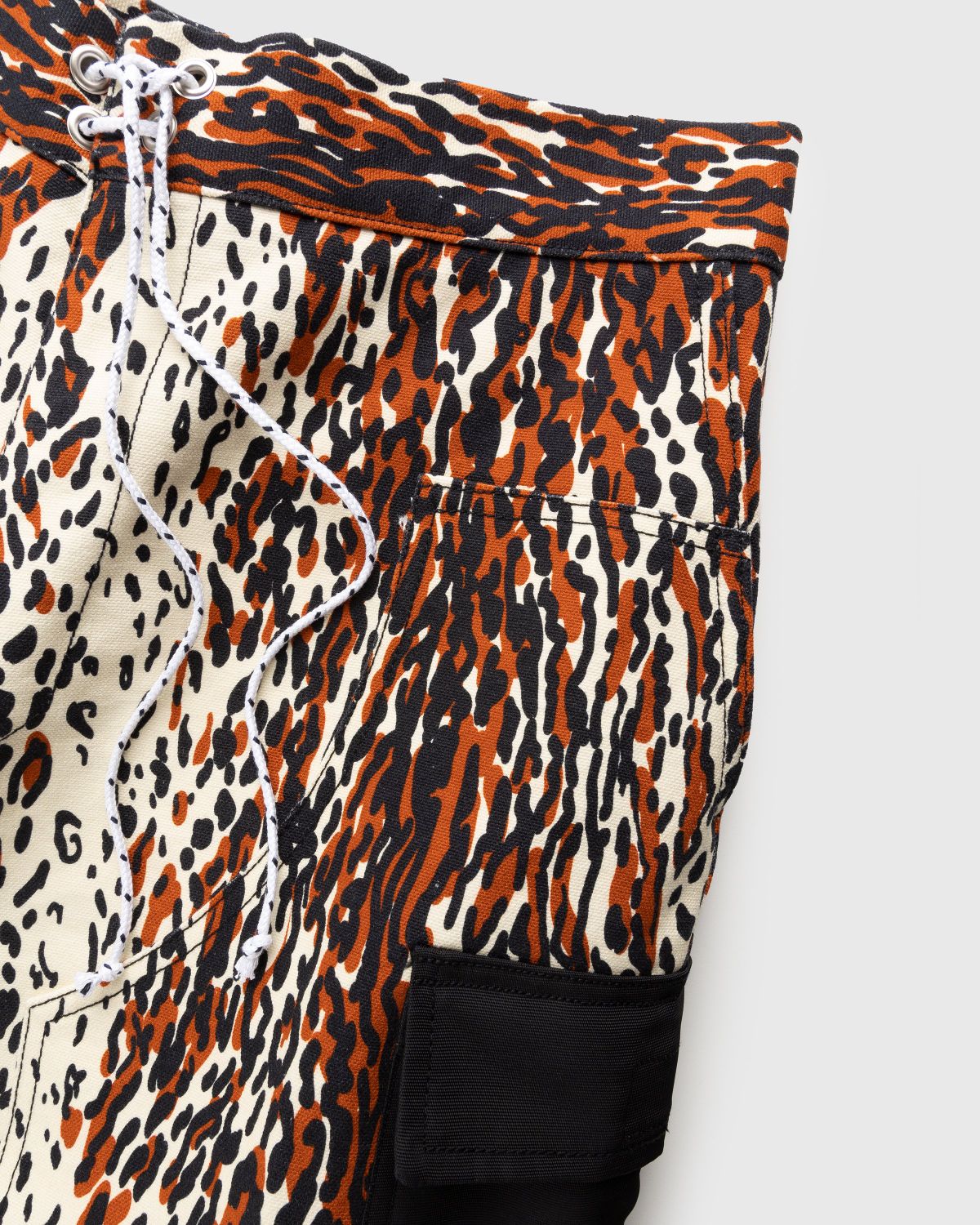 Phipps – Action Shorts Printed Canvas Leopard - Shorts - Brown - Image 4