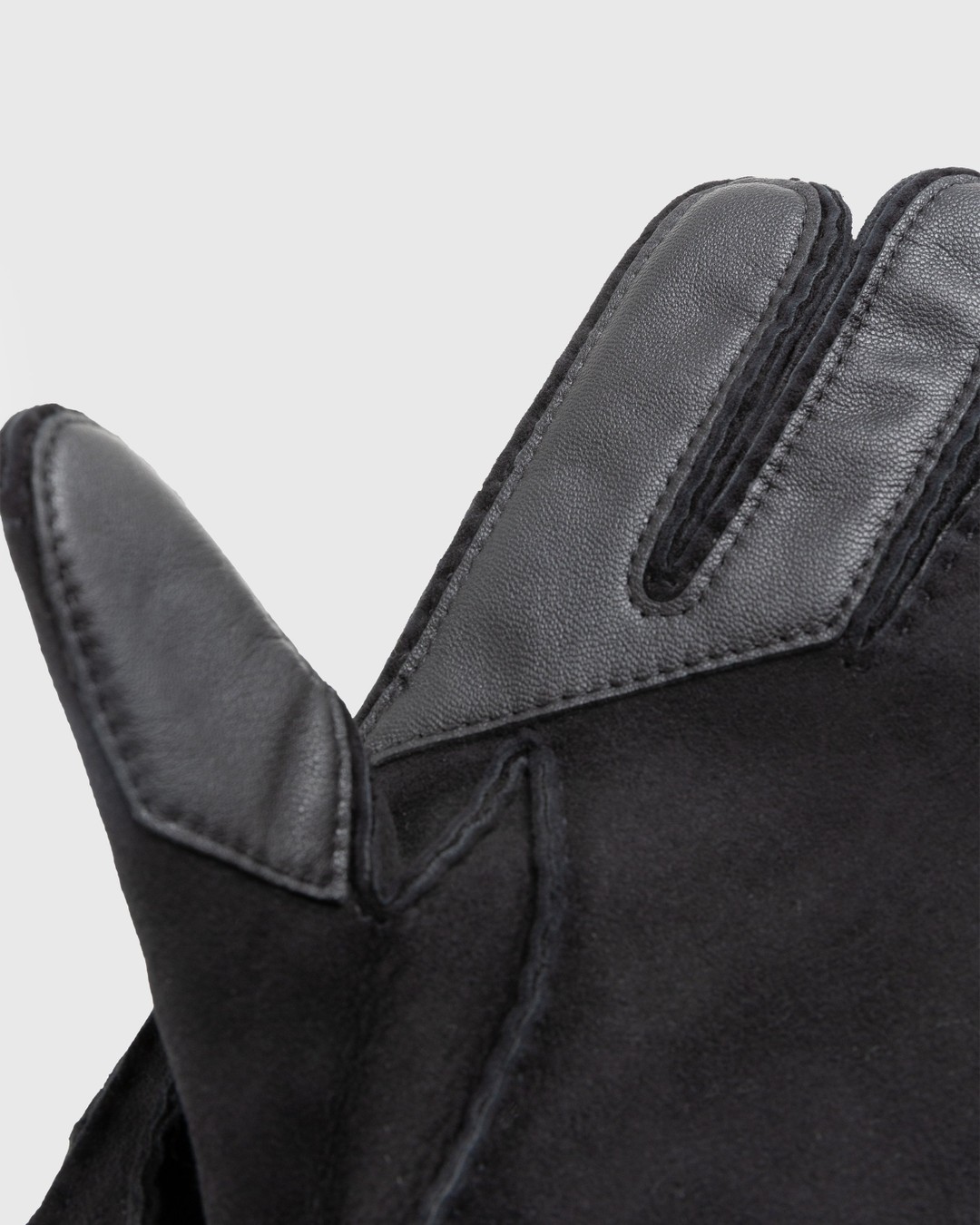 Ugg x Children of the Discordance – Sheepskin Gloves Black - Gloves - Black - Image 3