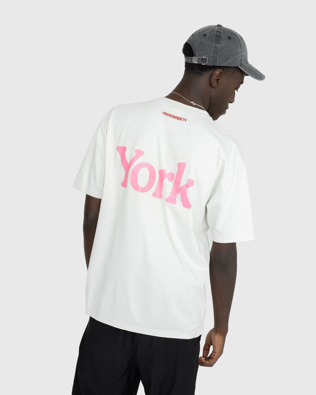 Highsnobiety – Neu York T-Shirt White - T-shirts - Grey - Image 4