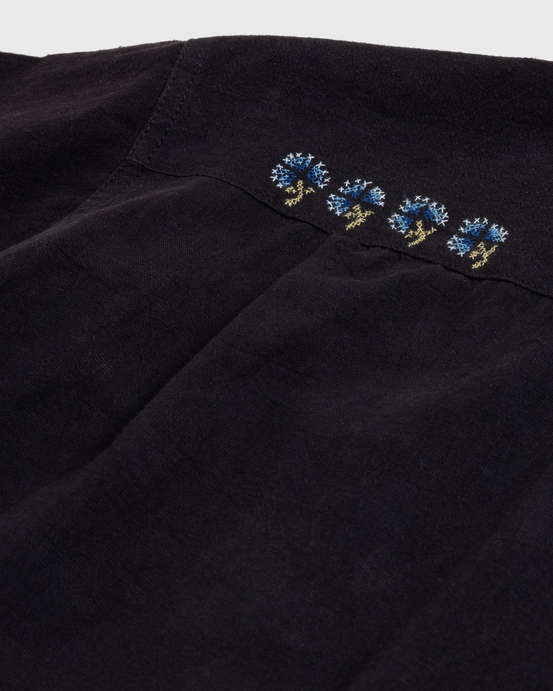 Story mfg. – Greetings Shirt Sampler Black - Shirts - Black - Image 5