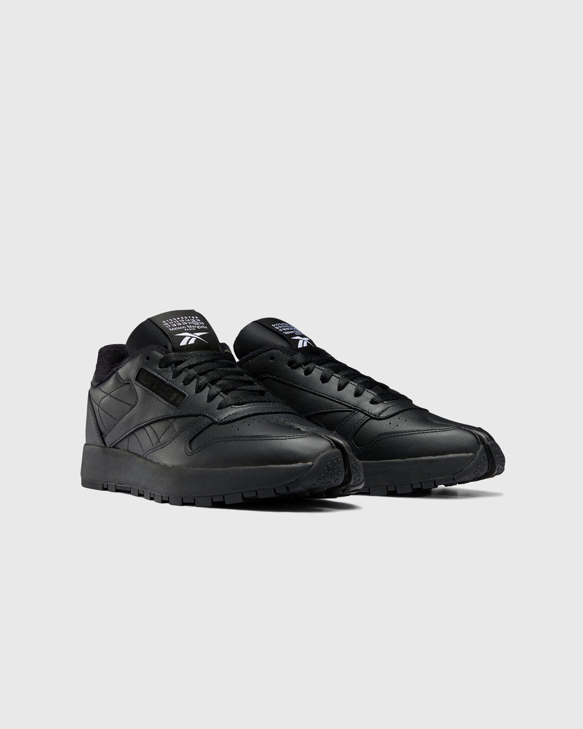 Maison Margiela x Reebok – Classic Leather Tabi Black - Sneakers - Black - Image 2