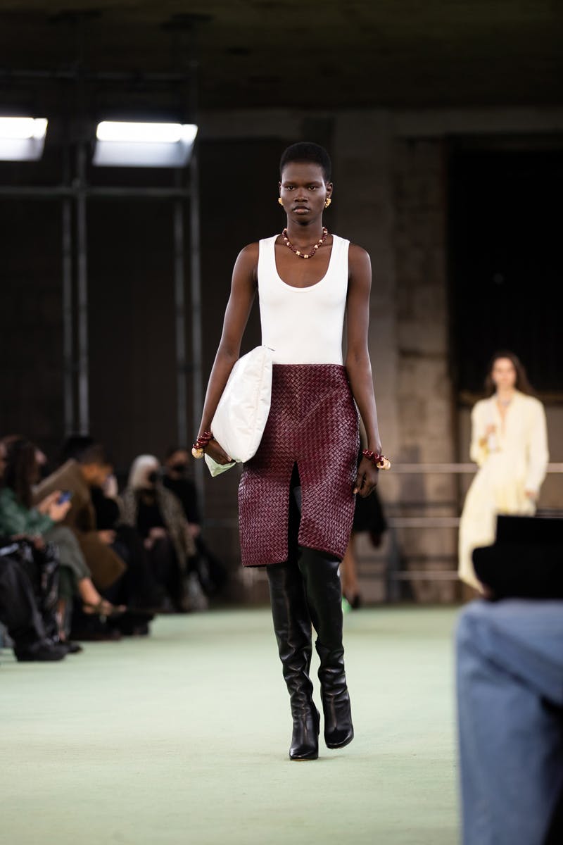 bottega-veneta-fall-winter-2022-collection-runway-show-38