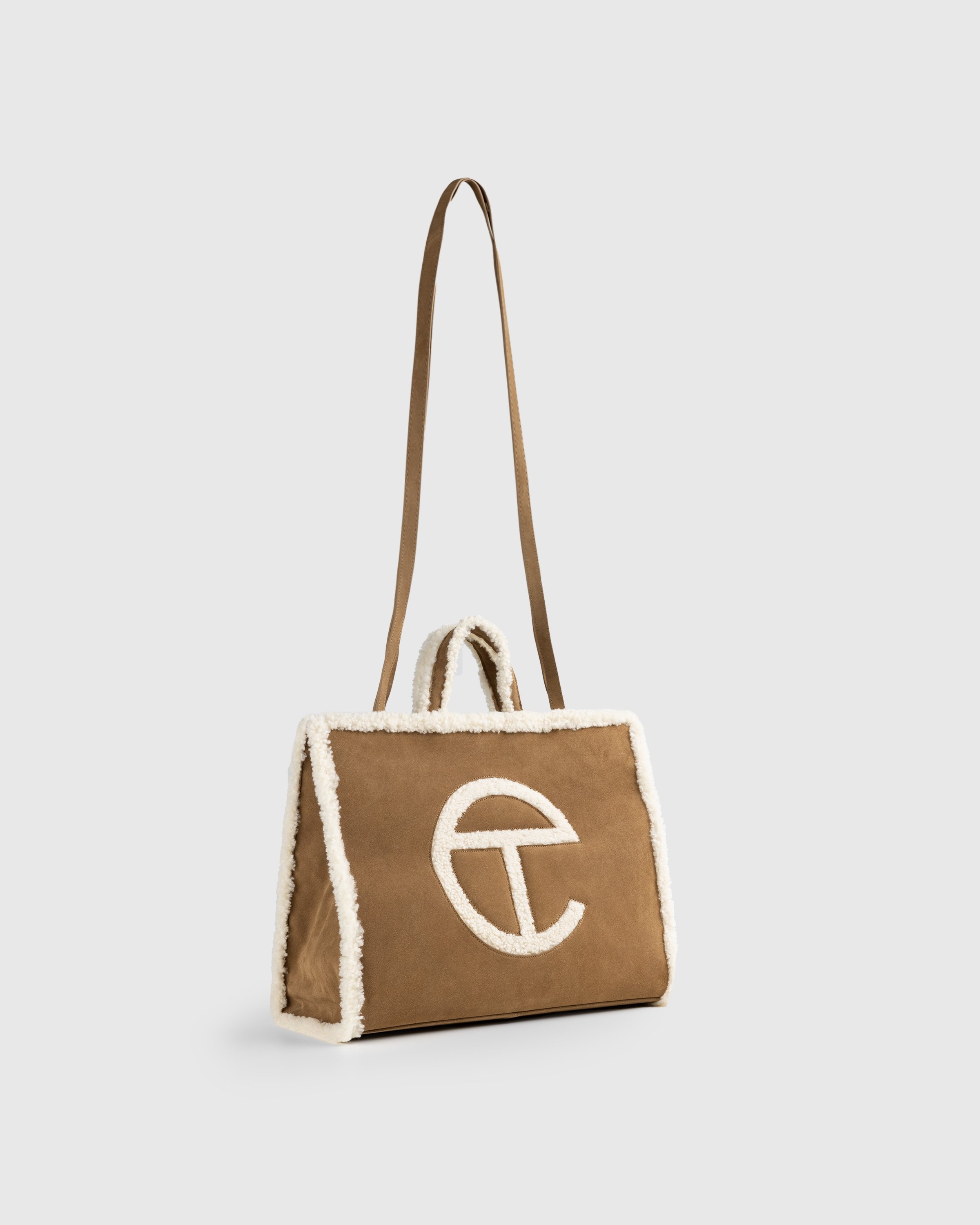 Ugg x Telfar – Suede Medium Shopper Chestnut  - Bags - Brown - Image 3