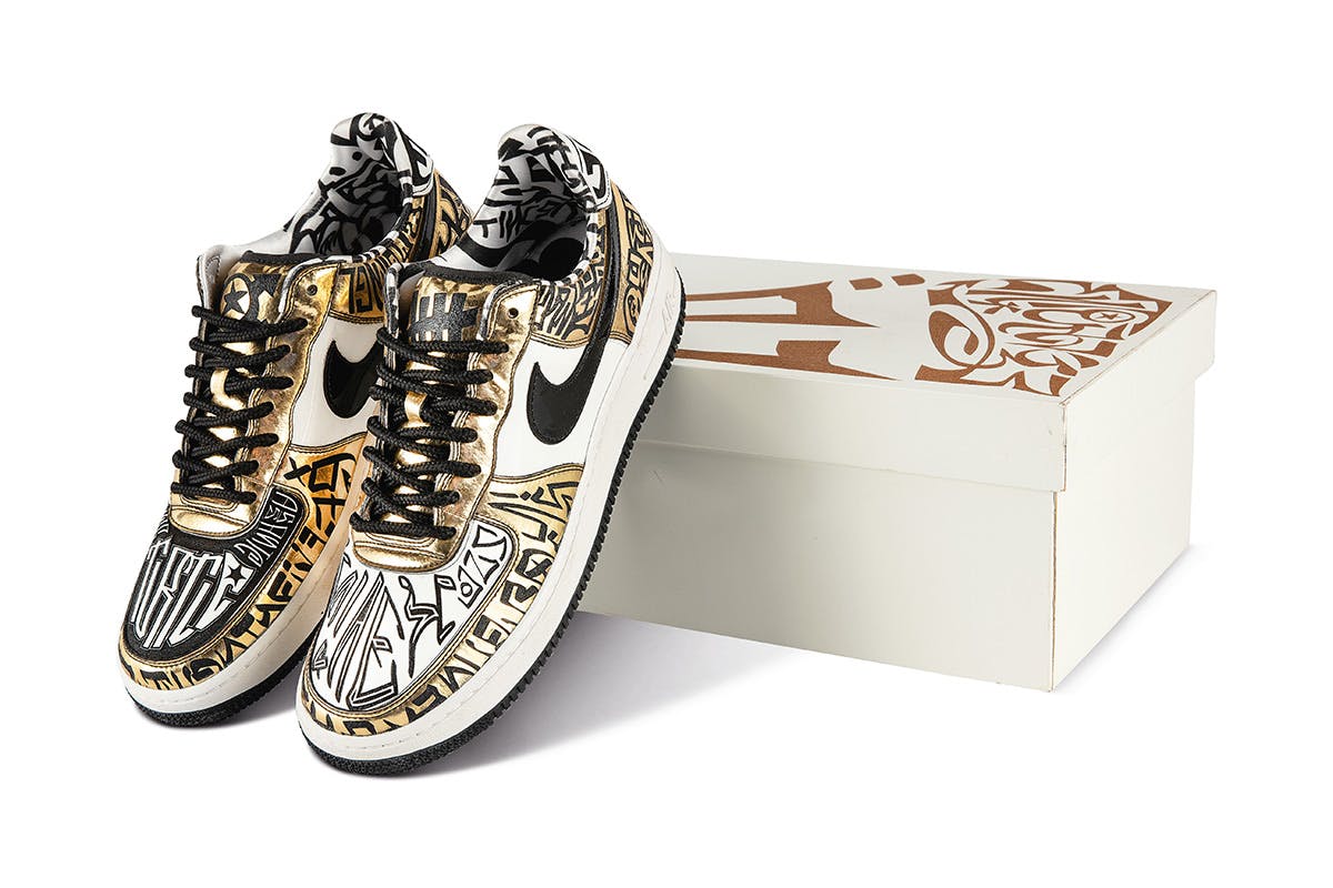sothebys-rare-nike-sneaker-auction-09