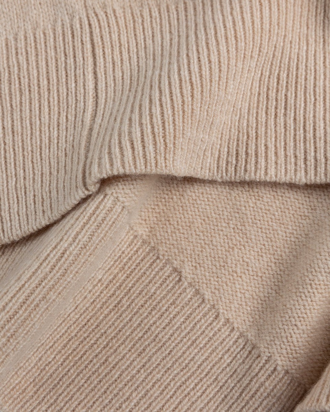 Acne Studios – Cashmere Blend V-Neck Sweater Biscuit Beige - Knitwear - Beige - Image 5