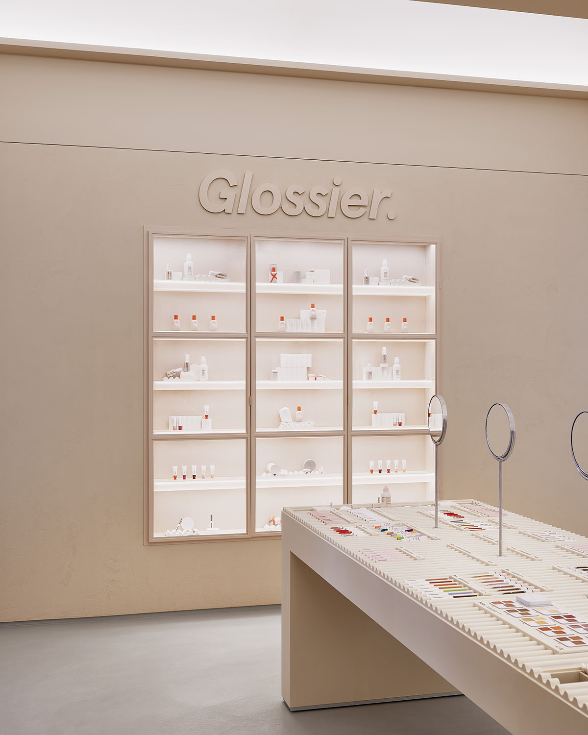 glossier-new-store-soho-nyc-2