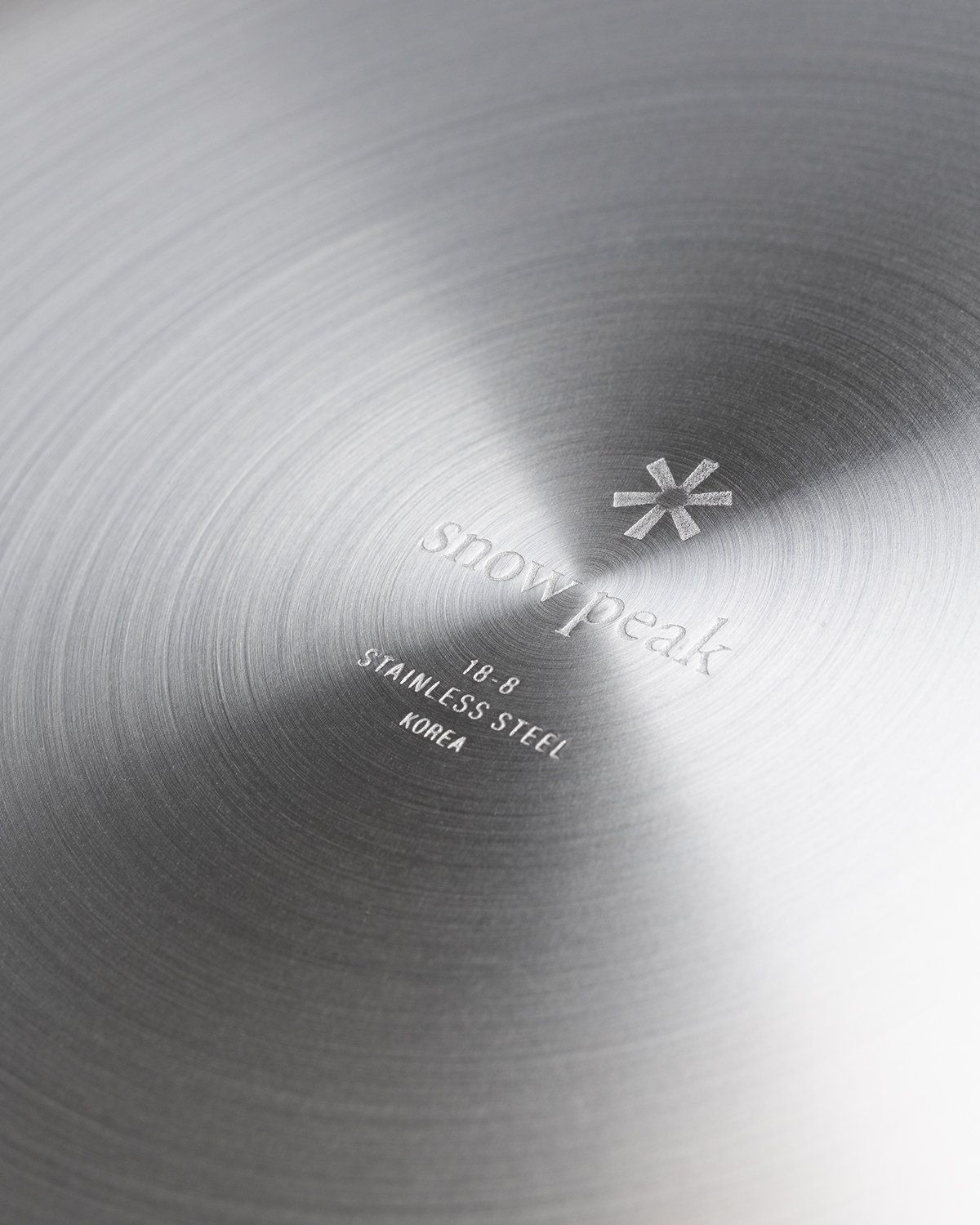 Snow Peak – Tableware Set Large Silver - Lifestyle - Black - Image 4