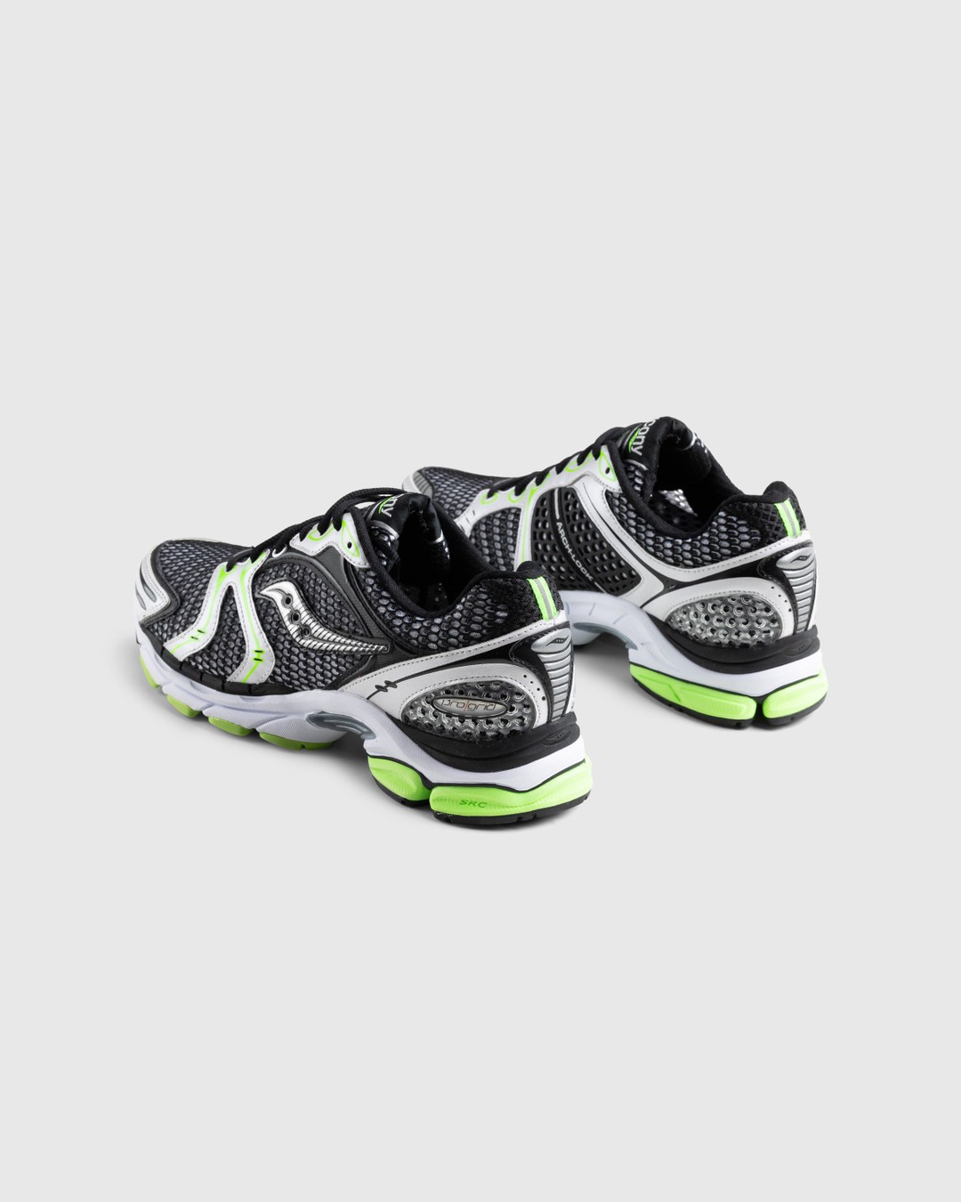 Saucony – ProGrid Triumph 4 Black/Silver - Sneakers - Black - Image 4