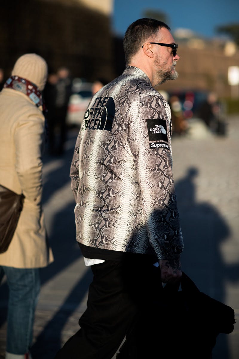 MFW19 PittiUomo StreetStyle EvaAlDesnudo 04 OFF-WHITE c/o Virgil Abloh Supreme The North Face