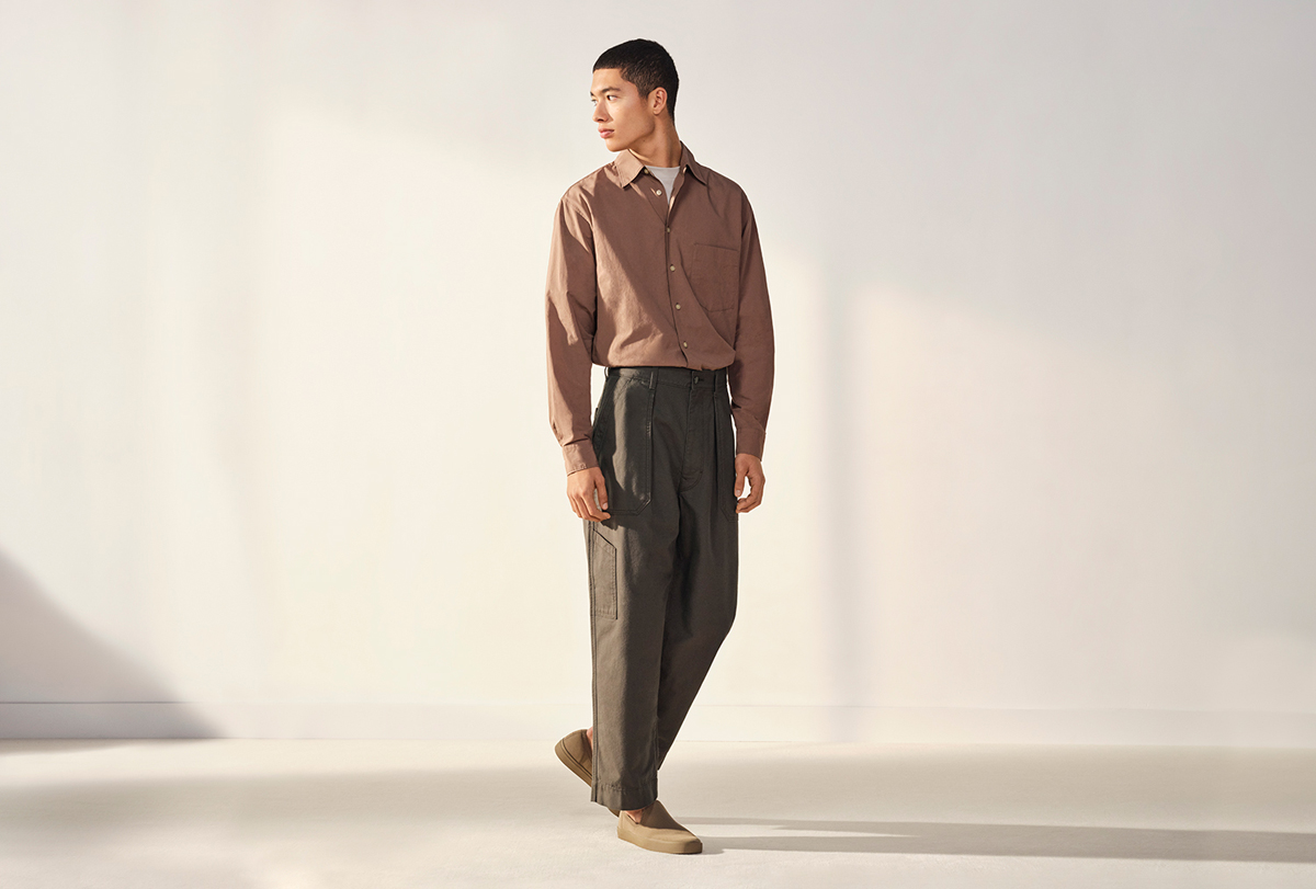 uniqlo u spring summer 2022 ss22 collection collab release date info buy cristophe lemaire menswear womenswear drop list price colorway tee shirt pants jacket shirt store list january 2022