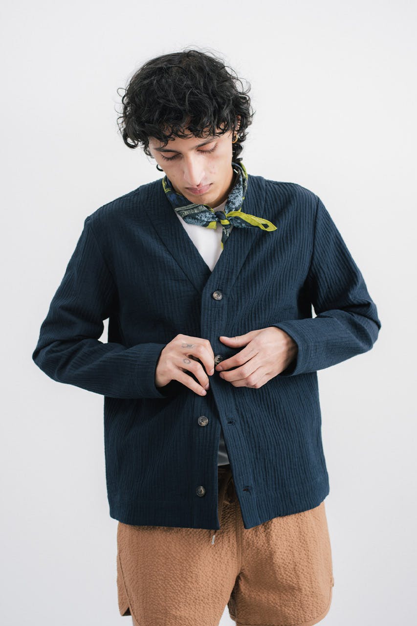 akindofguise-ss23-001_0010_Kura Cardigan_Dark Navy Ripple