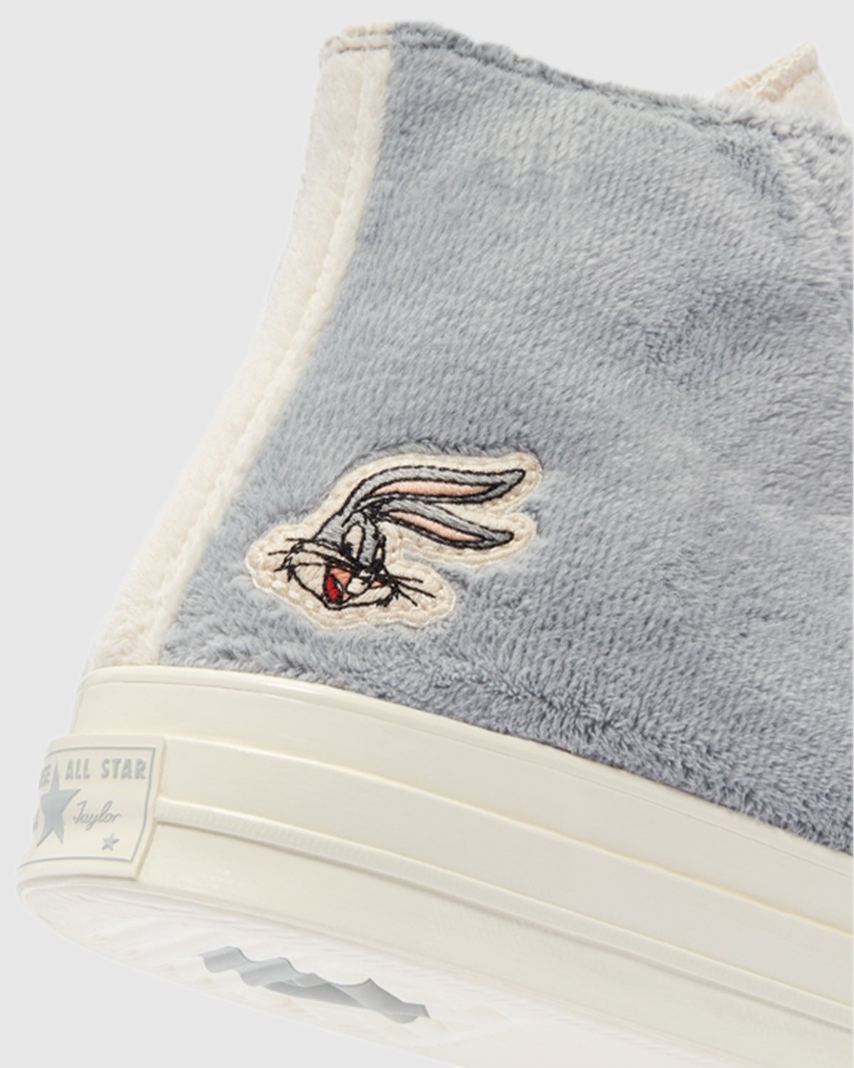 Converse bugs sale bunny
