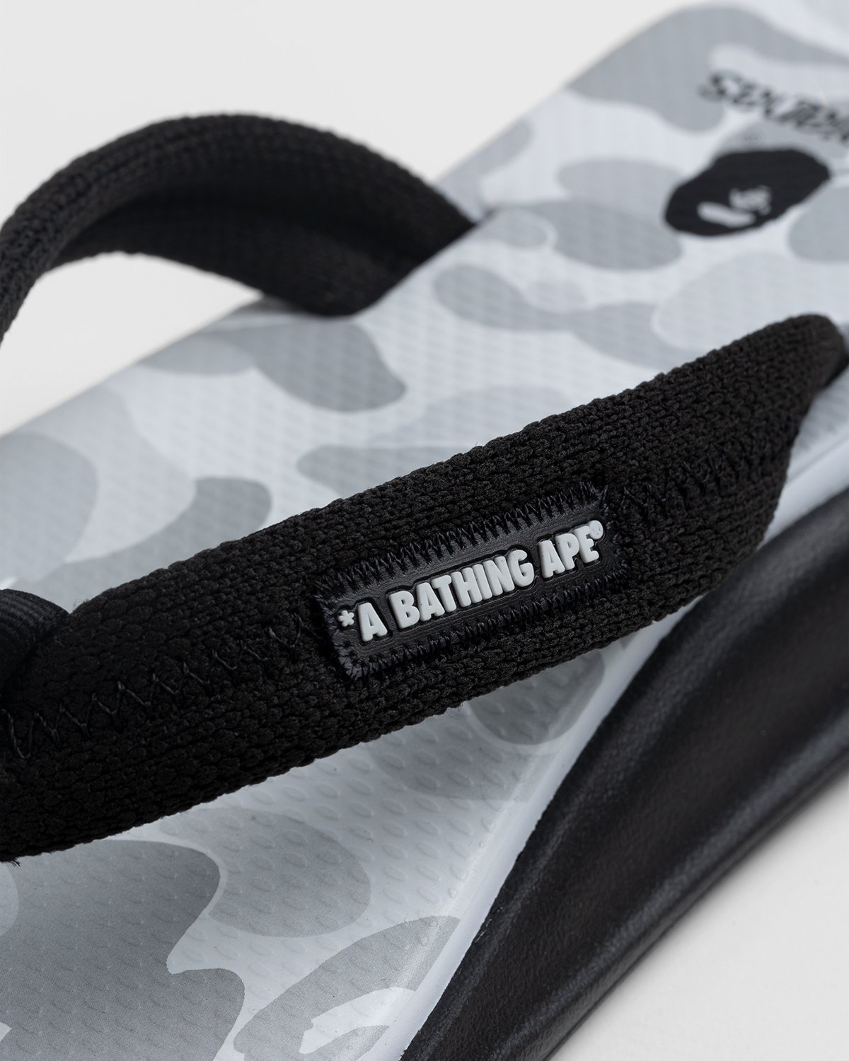Bape flip best sale flops shark