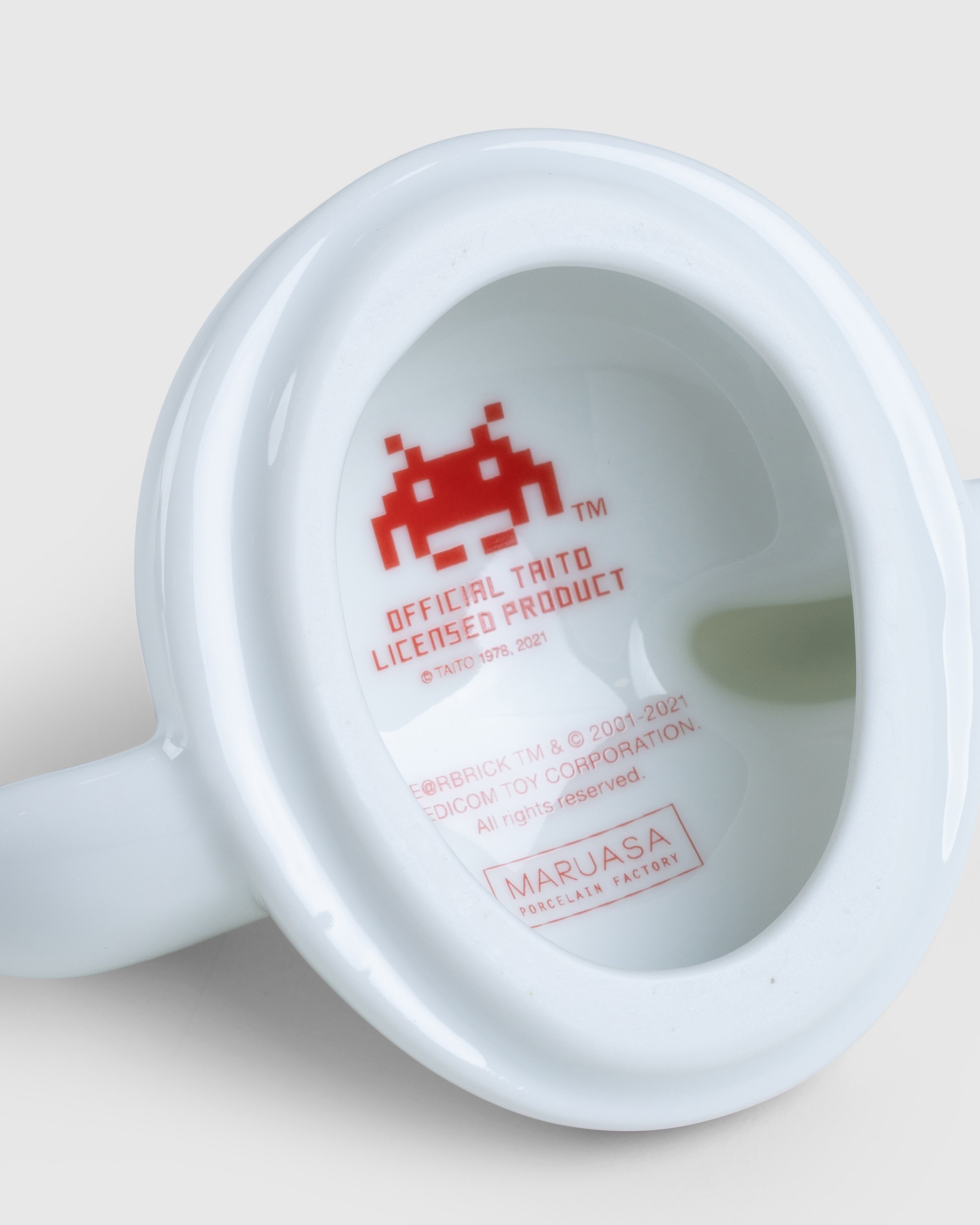 Medicom – Space Invaders Be@rmug White/Red - Ceramics - Multi - Image 3