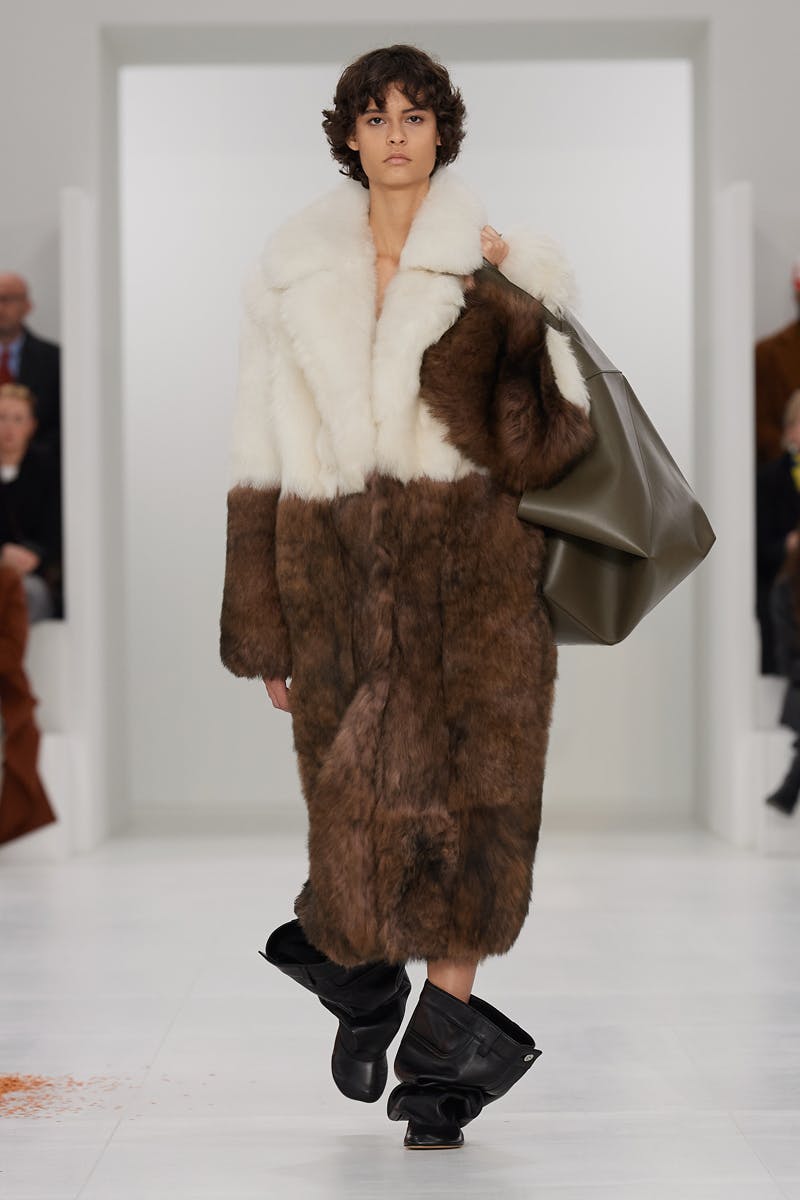 loewe-fall-winter-2023-womens-24