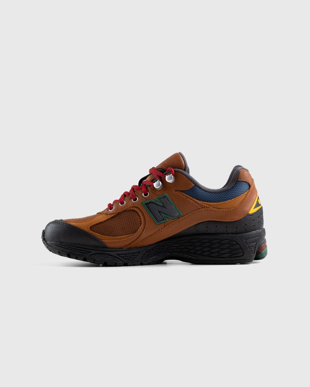 New Balance – M2002RWM Brown/Team Red - Sneakers - Brown - Image 2