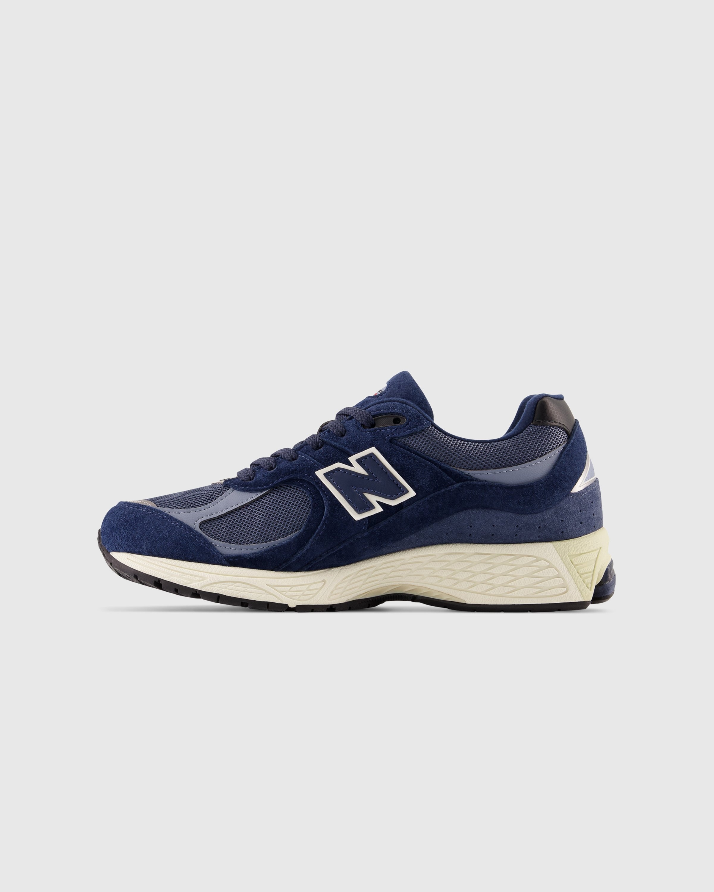 New balance hotsell navy sneakers