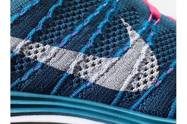 nike running knit shoes